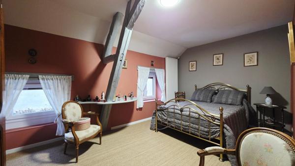 SAINT DOULCHARD MAISON 7 PIECES 6 CHAMBRES GRANGE DEPENDANCES