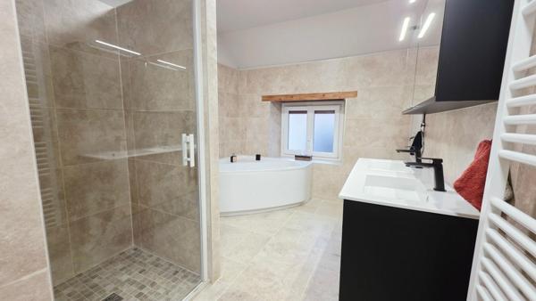 SAINT DOULCHARD MAISON 7 PIECES 6 CHAMBRES GRANGE DEPENDANCES