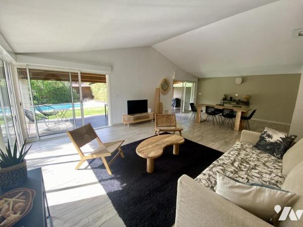 VILLENEUVE-LES-AVIGNON, villa de plain-pied avec 3 chambres, piscine et garage