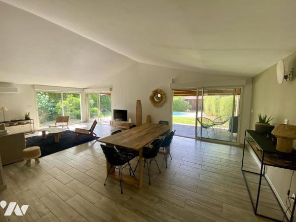 VILLENEUVE-LES-AVIGNON, villa de plain-pied avec 3 chambres, piscine et garage