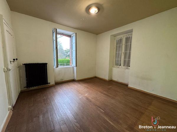 Maison en pierres à Loiron-Ruillé