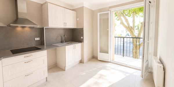 11100 NARBONNE A LOUER T2 AVEC CAVE BALCON ET PARKING NARBONNE PROCHE LYCEE LOUISE MICHEL