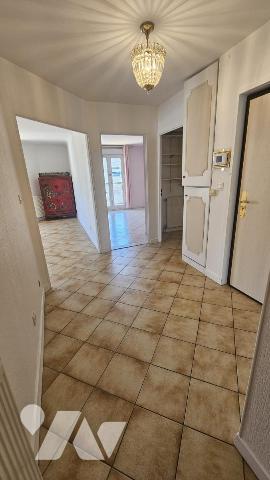 AIX LES BAINS, appartement type 3/4 dernier étage avec ascenseur