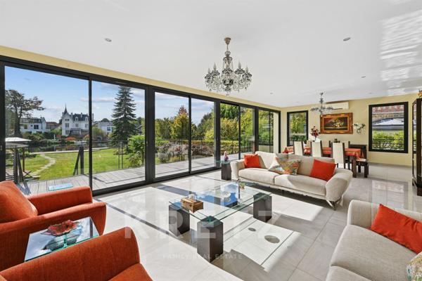 Villa au bord du lac d'Enghien-les-bains