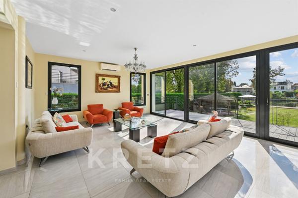 Villa au bord du lac d'Enghien-les-bains