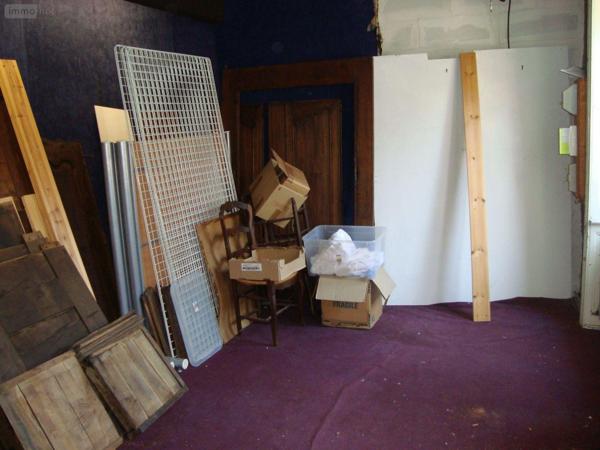 Local mixte (Pro/Hab) à vendre à Pontivy dans le Morbihan (56300), ref : 063-321