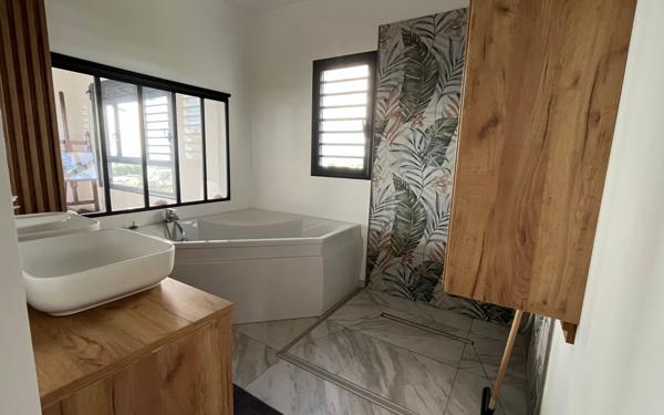 Maison à vendre    6 pièces •  Saint-François