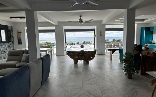 Maison à vendre    6 pièces •  Saint-François