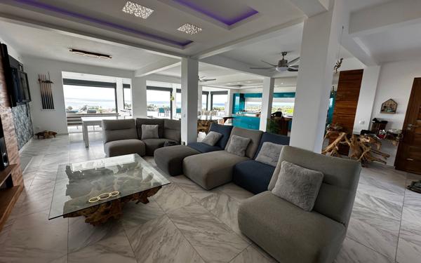 Maison à vendre    6 pièces •  Saint-François