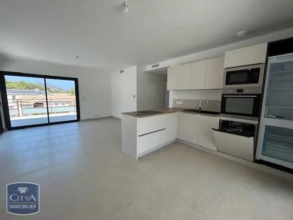 Appartement à louer 4 pièces 93m² Saint-Raphaël (83700)