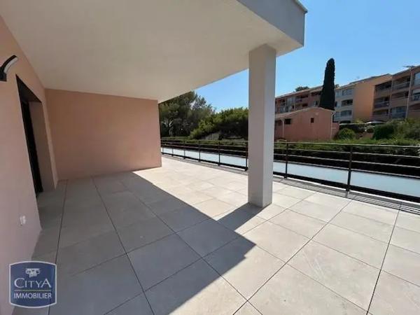 Appartement à louer 4 pièces 93m² Saint-Raphaël (83700)