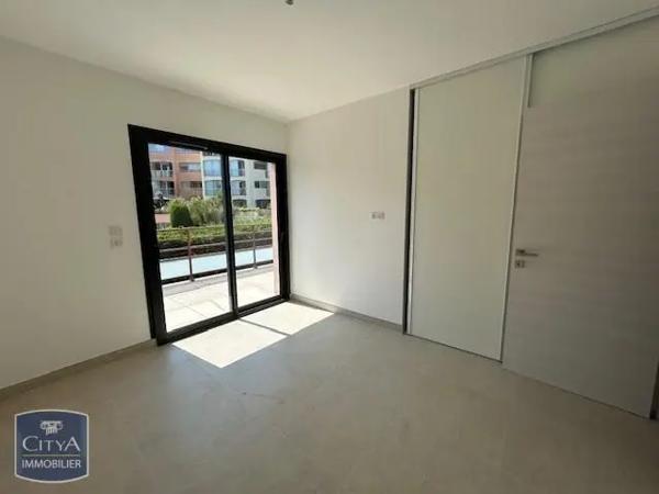 Appartement à louer 4 pièces 93m² Saint-Raphaël (83700)