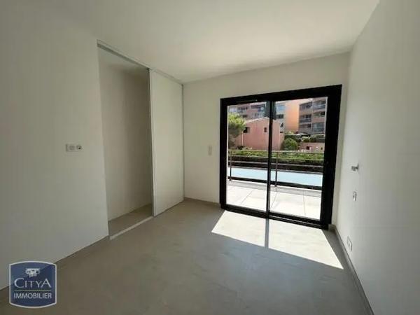 Appartement à louer 4 pièces 93m² Saint-Raphaël (83700)