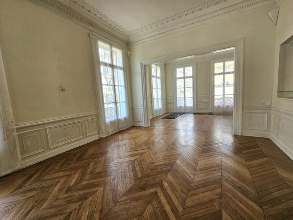 Appartement à ROUEN, 76000 - 5 pièces 122m²