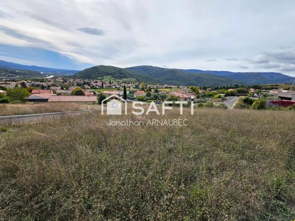 Construisez votre maison avec une vue panoramique sur les montagnes !