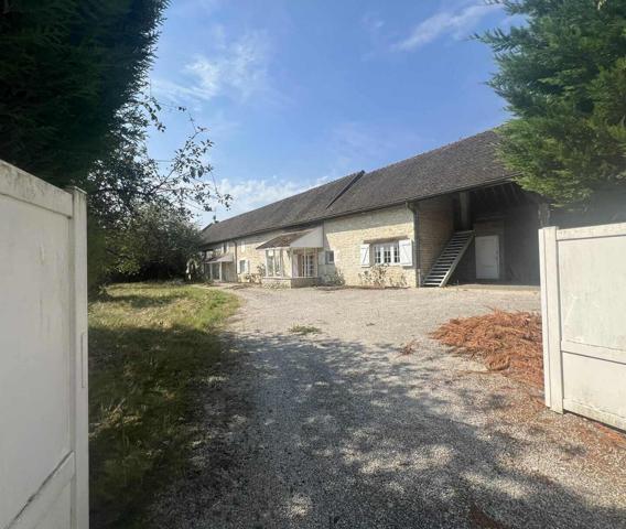 Longère en pierres apparentes, pleine de charme à Champforgeuil