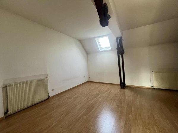 Longère en pierres apparentes, pleine de charme à Champforgeuil