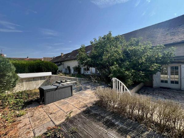 Longère en pierres apparentes, pleine de charme à Champforgeuil