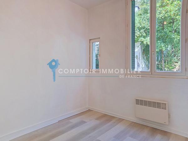 Immeuble
                                                                                                                                                
                                                                                                                                                
                                                                                                                                                
                                                    
                                                                                                                                                                                                                                                                                                                        108  m²                                                                                                                                                                                                         2 etage(s)