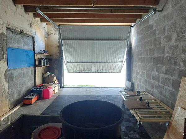 A VENDRE GARAGE AVEC GRENIER à MARANS proche quais