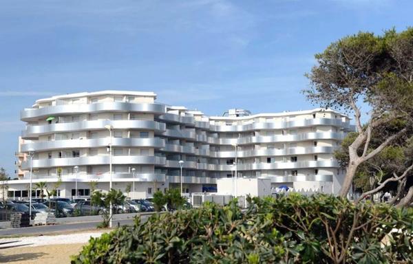 INVESTISSEMENT LOCATIF – LE BARCARÈS – Résidence tourisme Odalys Le Lotus Blanc – 6,42 % de rentabilité