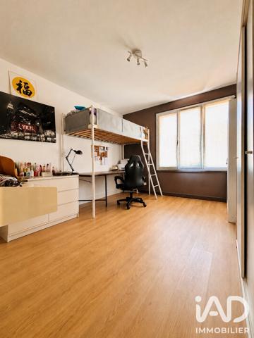 Appartement à vendre 4 pièces 75 m² Courbevoie
