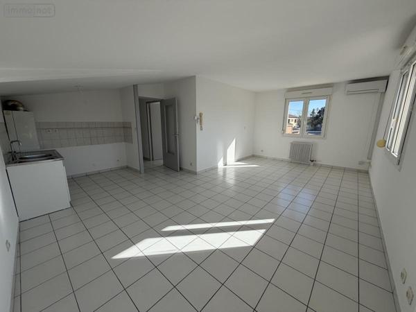 Appartement à louer à Pierrelatte dans la Drôme (26700), ref : 26060-L113