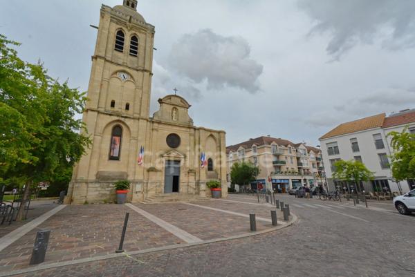 Houilles - Appartement 3 pièces de 68m2, centre-ville avec garage et terrasses de 28m2.