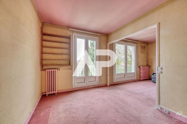 Appartement Rueil Malmaison 3 pièce(s) 54.01 m2 €198 000 ** - Référence 19575