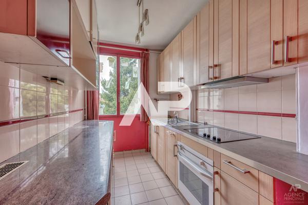 Appartement Rueil Malmaison 3 pièce(s) 54.01 m2 €198 000 ** - Référence 19575