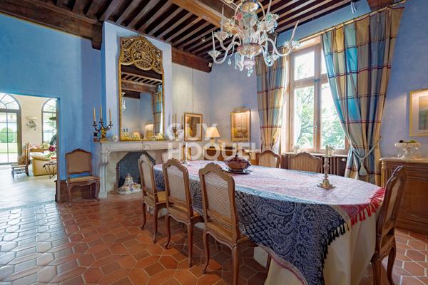 Demeure de Prestige à Bourg en Bresse- Un Bijou Historique à Saisir !