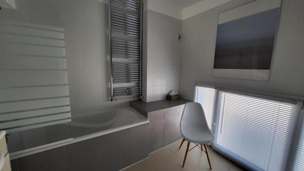 LOFT EXCEPTIONNEL 4 CHAMBRES, TERRASSE, PARKING