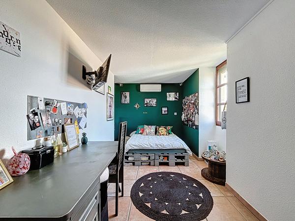 MAISON DE GRAND STANDING DE 188 M² AVEC PISCINE SUR UNE PARCELLE TERRAIN DE 390 M²