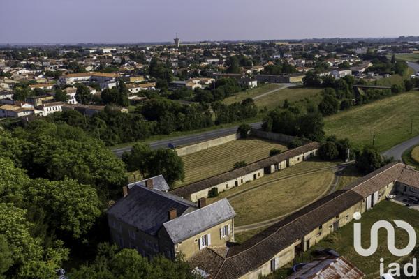 Maison à vendre 14 pièces 540 m² Mauzé-sur-le-Mignon