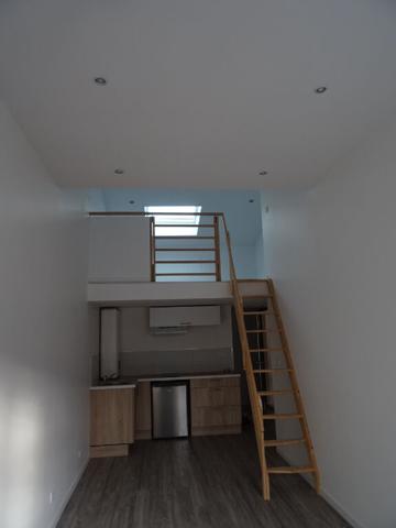 Loue Bourg centre ville, studio rénové charges comprises