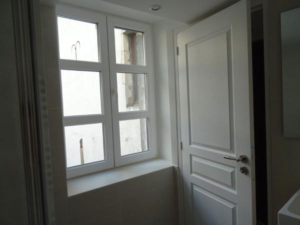 Loue Bourg centre ville, studio rénové charges comprises