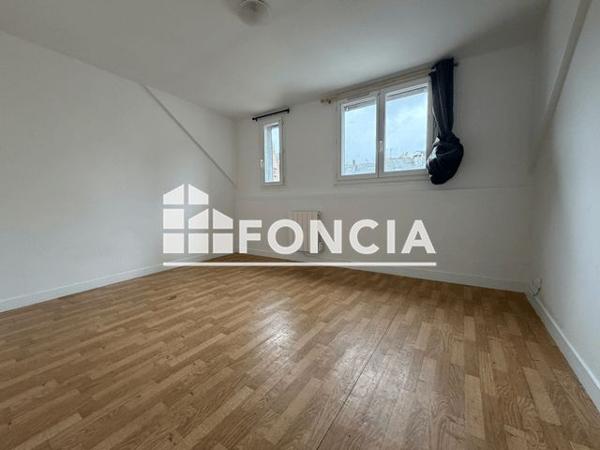 Location Appartement 2 pièces 47.9 m² - 22 RUE KEREON Quimper 29000