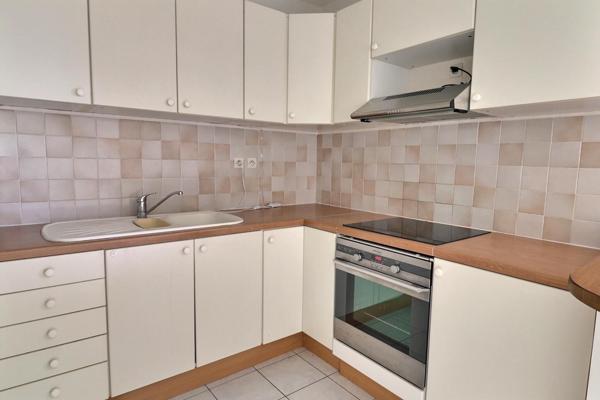 Allauch (13190) APPARTEMENT T2 AVEC BOX GARAGE, VILLAGE...