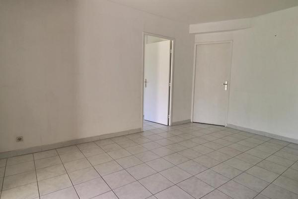 Allauch (13190) APPARTEMENT T2 AVEC BOX GARAGE, VILLAGE...