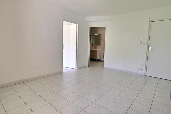 Allauch (13190) APPARTEMENT T2 AVEC BOX GARAGE, VILLAGE...