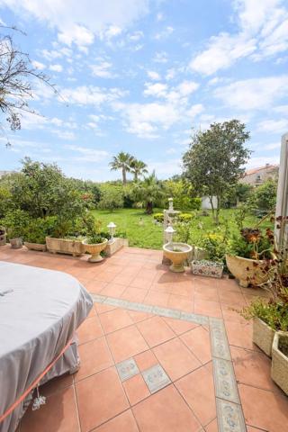 Vente                                                      Villa
                        
                     4 pièces                      105 m2                     à Saint-Cyprien