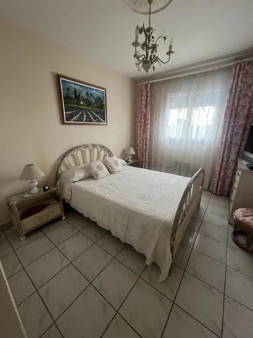 Vente                                                      Villa
                        
                     4 pièces                      105 m2                     à Saint-Cyprien
