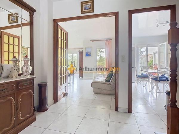 Vente                                                      Villa
                        
                     4 pièces                      105 m2                     à Saint-Cyprien