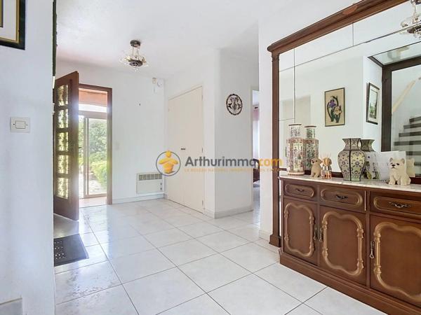 Vente                                                      Villa
                        
                     4 pièces                      105 m2                     à Saint-Cyprien