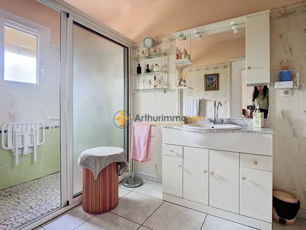 Vente                                                      Villa
                        
                     4 pièces                      105 m2                     à Saint-Cyprien