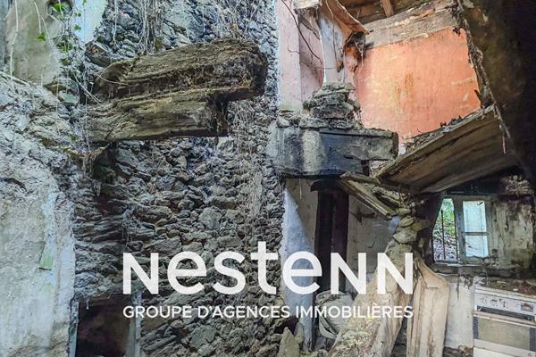 Curvalle Terrain boisé avec ancienne maison