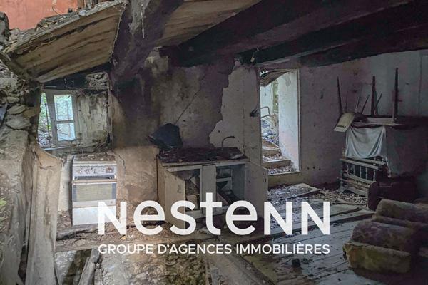 Curvalle Terrain boisé avec ancienne maison