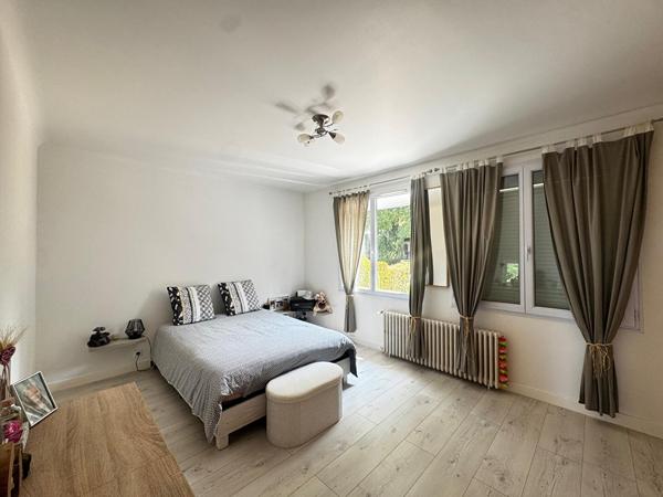 Maison 4 pièces - 115 m² - Sous-sol total, double garage, terrain 782m² - La Norville 91290