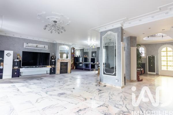 Maison à vendre 10 pièces 400 m² Bron