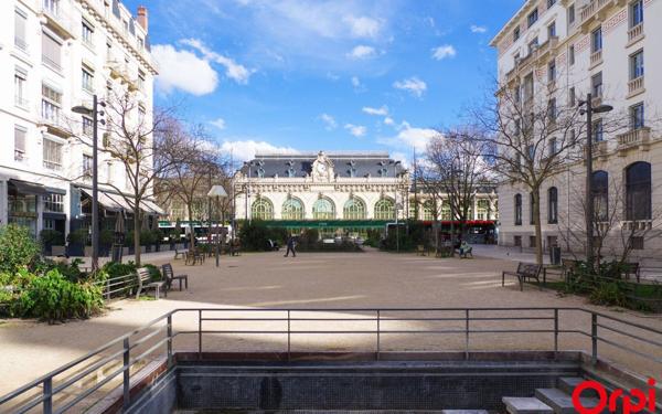 Appartement à louer    1 pièce •  Lyon 6